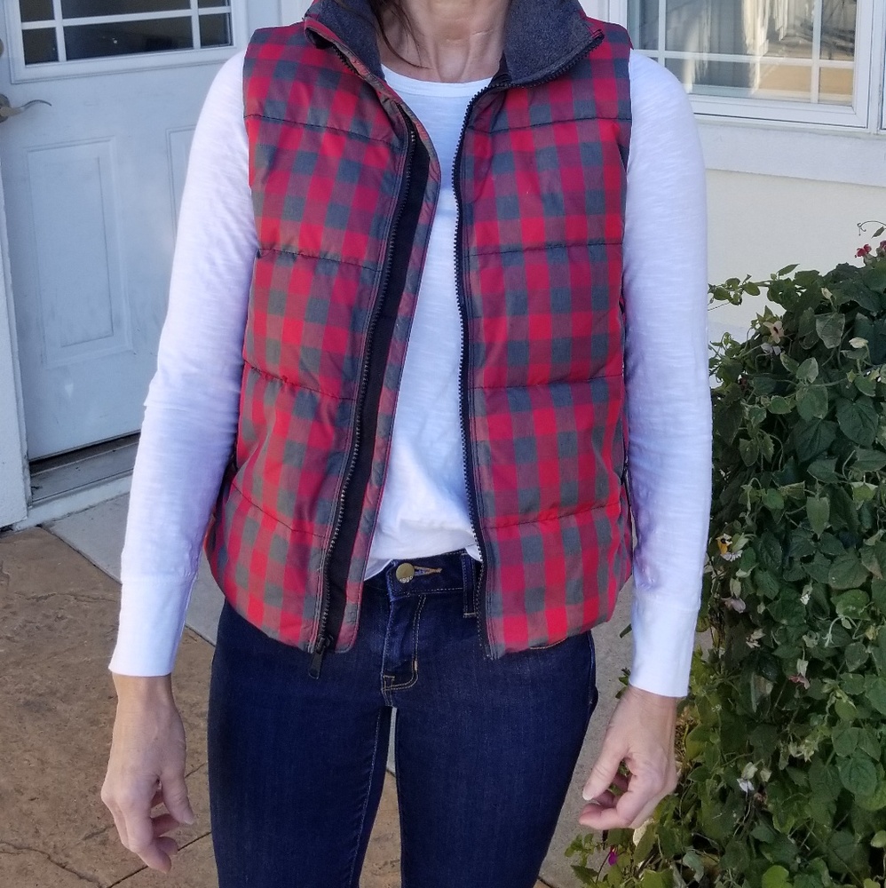 GAP Plaid Puffer Vest
